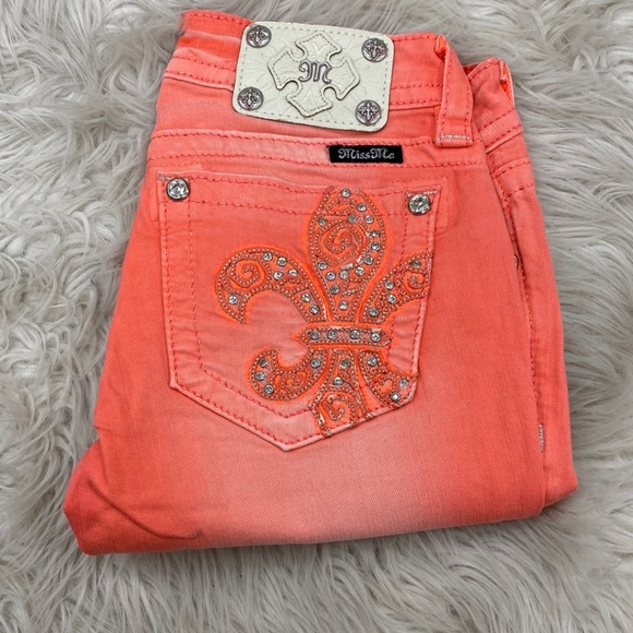 Miss Me Coral Pink Rhinestone Embellished Capri / Mid Rise Jeans 24 - Picture 2 of 9